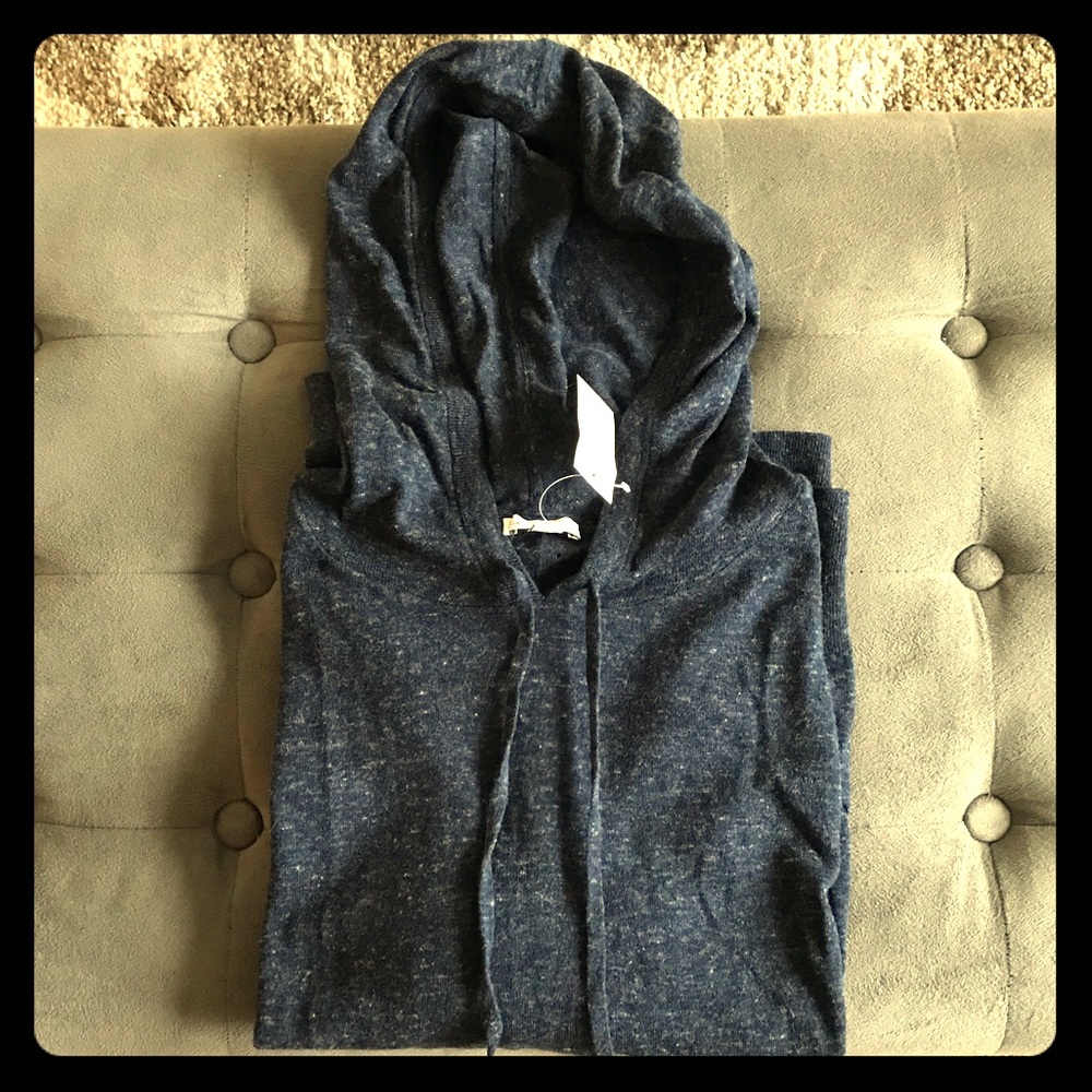 NWT Lightweight Gap Hooded Sweater-Small